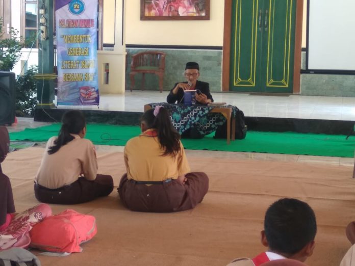 smp i an - nawawiyyah