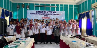 SMP Islam An-Nawawiyyah Dipercaya Jadi Tuan Rumah Bimtek BOSP Kinerja Terbaik 2026 Foto dengan Kepala Dindikpora Kab. Rembang dan Pemateri Pada Bimtek SPMI Gugus 1